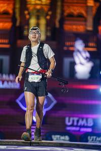 BIB: 9221
                            <button type="button" onclick="openModal(22644341)" class="btn btn-primary btn-sm float-right btn-popup" data-toggle="modal" data-target=".modal-high-quality">
                        <i class="fas fa-shopping-cart"></i> Add to Cart
                    </button>
                                            <button type="button" onclick="isThisMe(22644341, true)" class="btn btn-success btn-sm float-right btn-popup btn-isme hidden" data-toggle="tooltip" data-placement="bottom" title="นี่คือรูปของคุณใช่ไหม คลิกที่นี่เพื่อเอาเข้าอัลบั้ม">
                        <i class="fas fa-plus"></i> Add to album
                    </button>
                    <button type="button" onclick="isThisMe(22644341, false)" class="btn btn-warning btn-sm float-right btn-popup btn-isnotme hidden">
                        <i class="fas fa-ban"></i> Remove from album
                    </button>